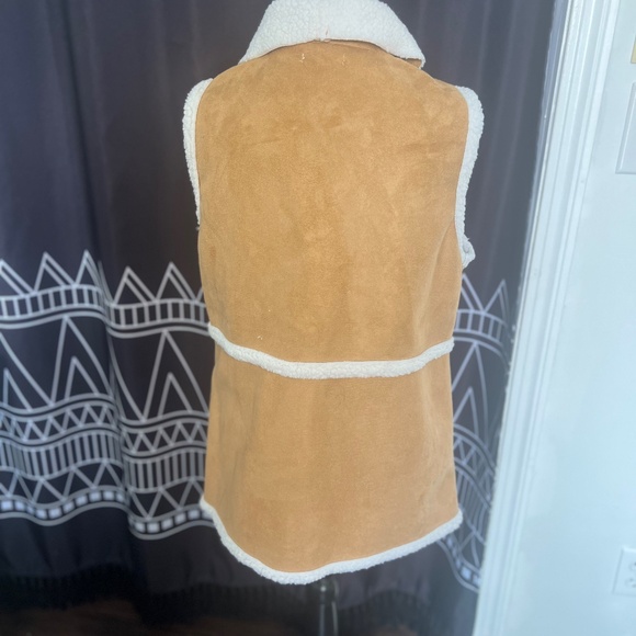 Maurices Fleece & Suede Vest - Size Large - Picture 2 of 2